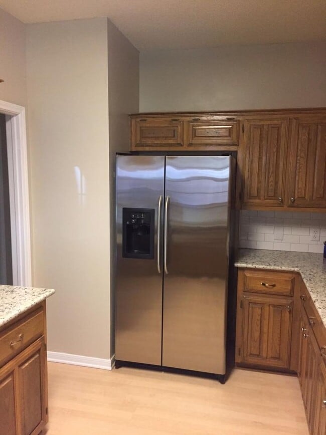 Building Photo - Updated Midway ISD Home