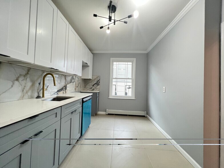 119 Hobart Ave 4 - 117 Hobart Ave