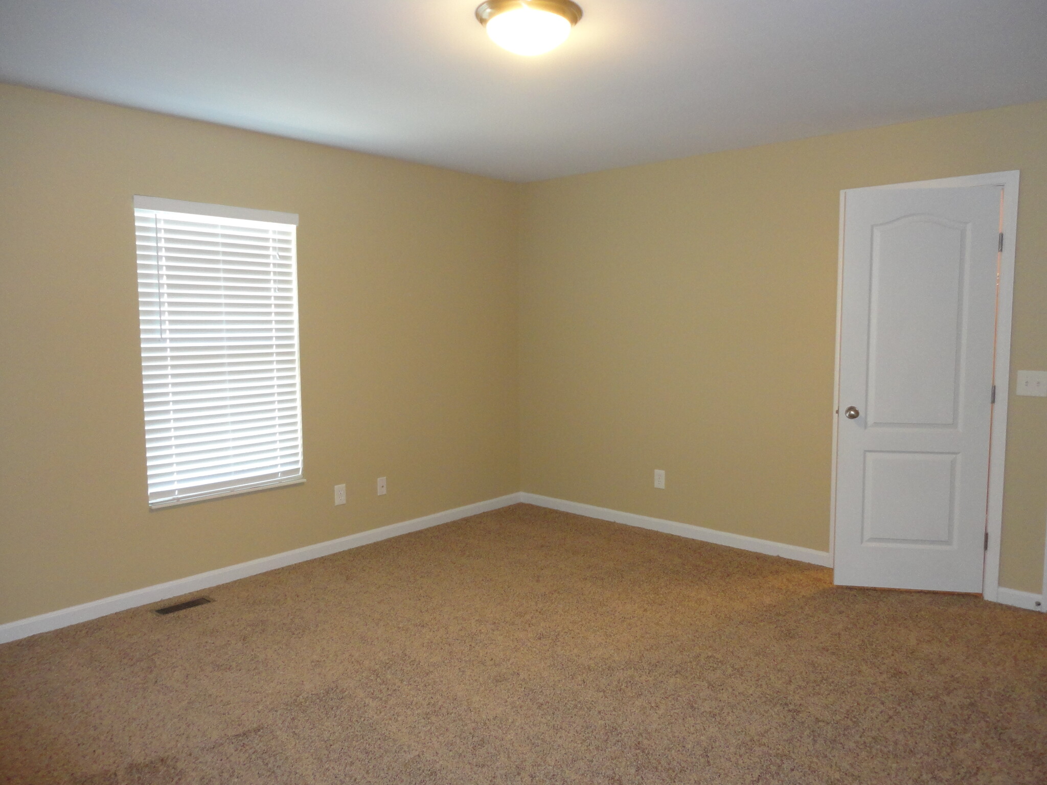 Building Photo - 2544 Softwind Ct