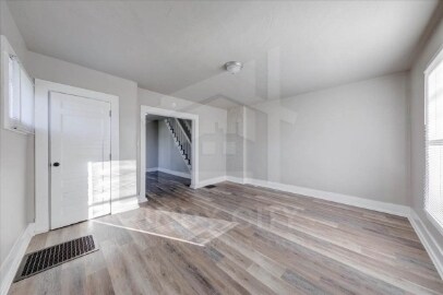 Building Photo - 622 N Mulberry St