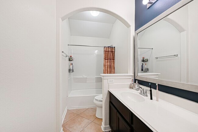 Building Photo - 10009 Boulder Bend Ln