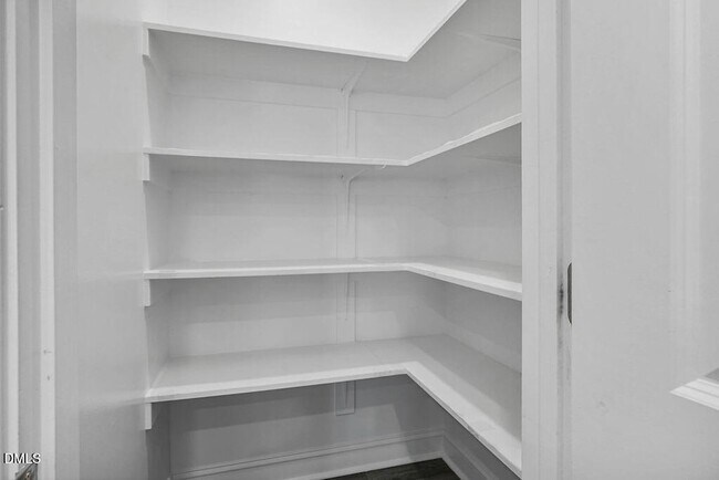 Building Photo - 1809 Delaney Hills Ln