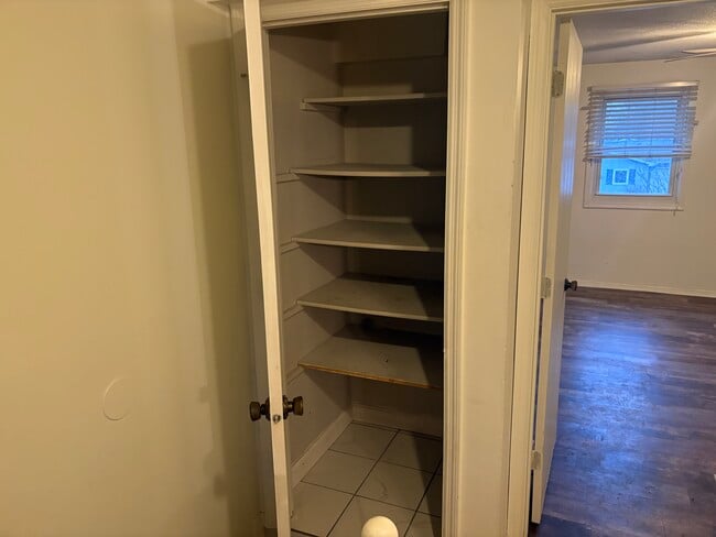 Building Photo - 5634 Robin Run