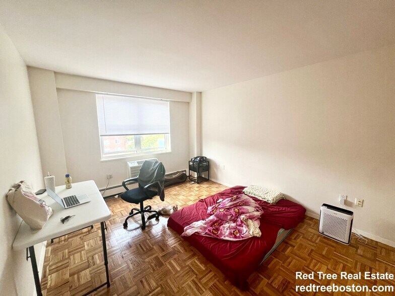 Building Photo - 175 Freeman St