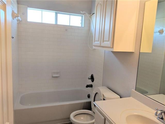 Building Photo - 213 Palomino Ct