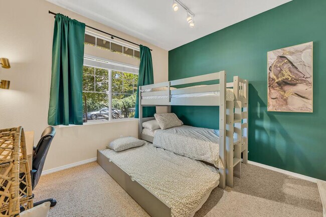 Building Photo - 9363 Willow Pond Cir