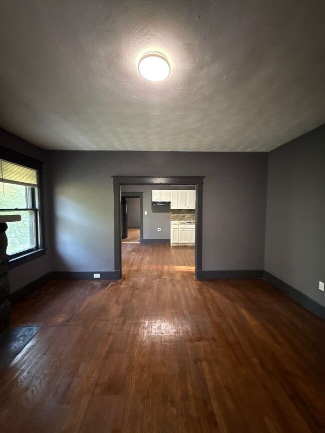 Building Photo - Fully Renovated 4BR Home in South Memphis Section 8 Welcome!