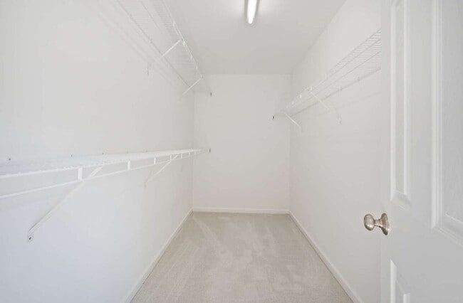 Building Photo - 930 Pristine Ln