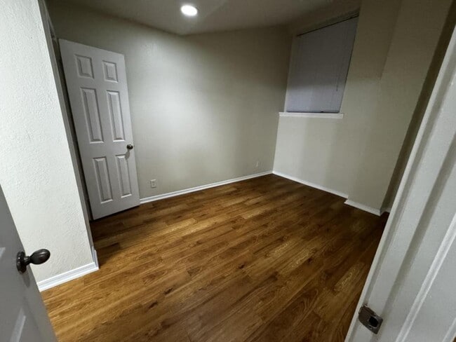 Building Photo - 103 E Central Ave