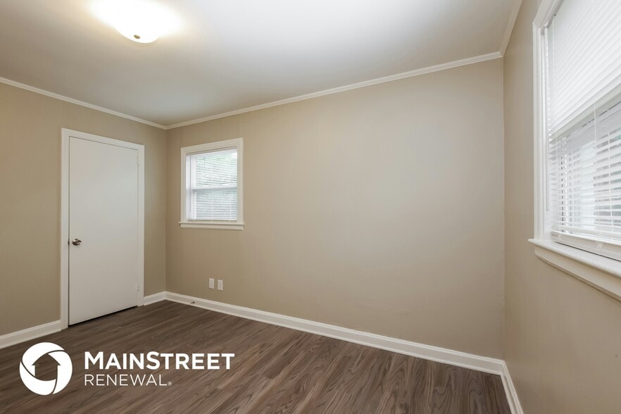 Building Photo - 651 Reeves Ct