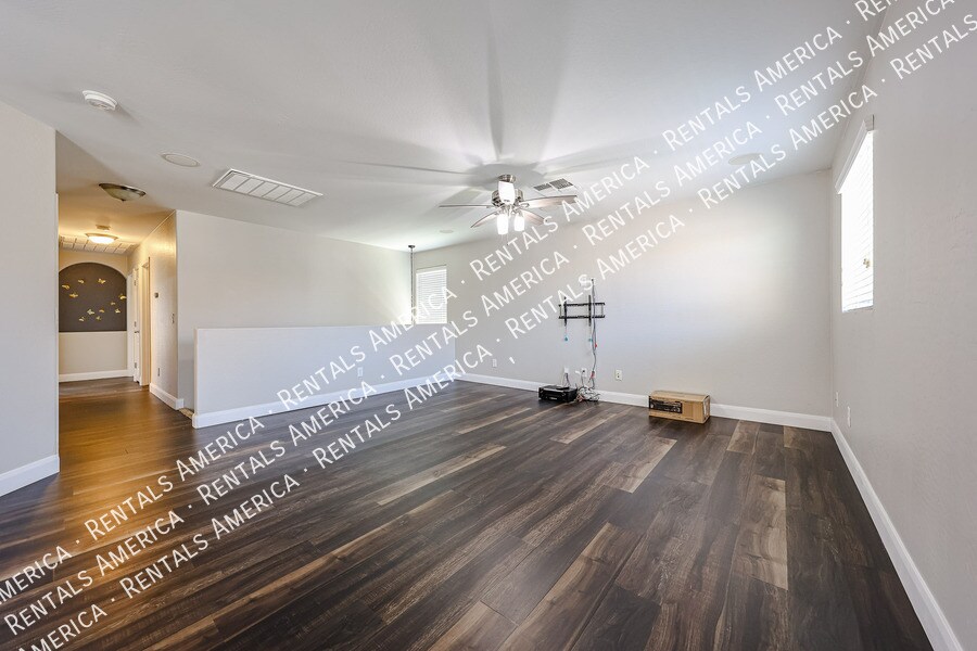 Building Photo - 886 S Brewer Dr