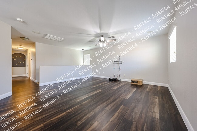 Building Photo - 886 S Brewer Dr