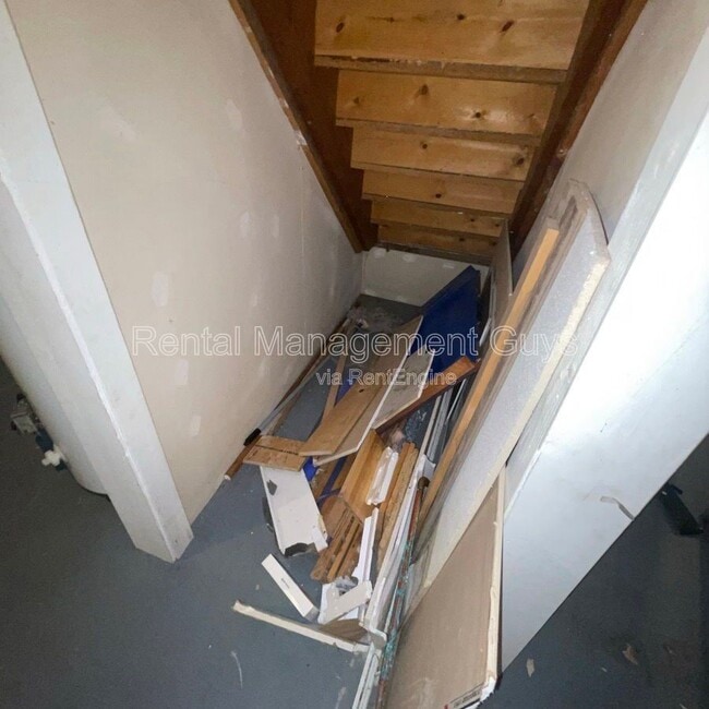 Building Photo - 3319 Longfellow Ave