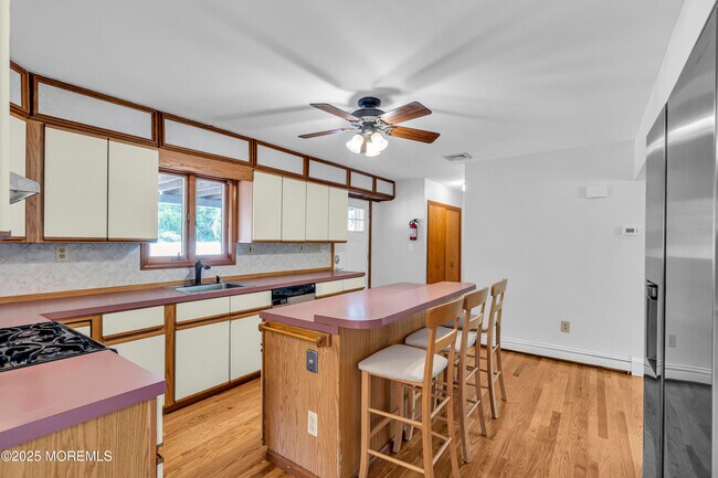 Building Photo - 1280 Whitesville Rd