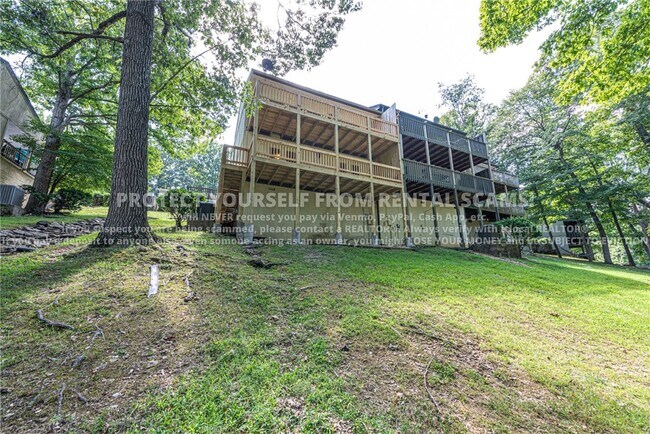 Building Photo - 27 Estes Dr