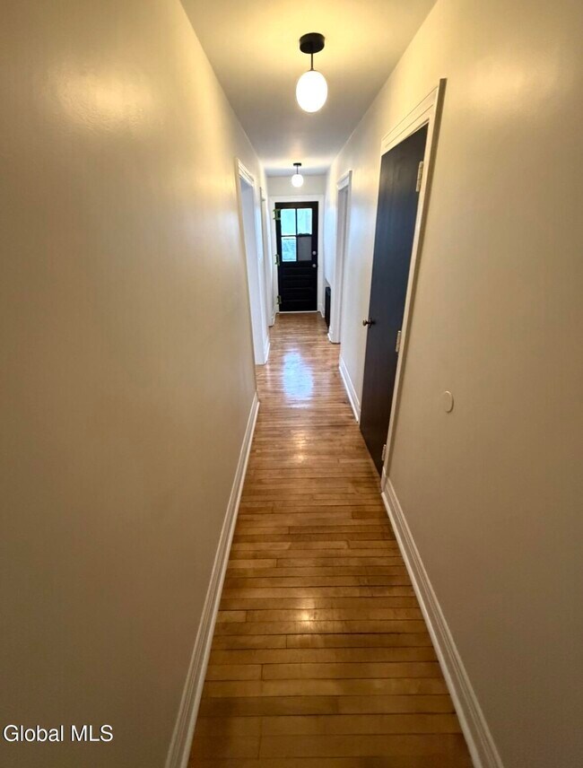 Building Photo - 612 Union St