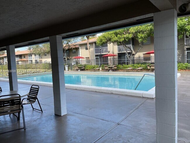 Building Photo - 8750 Royal Palm Blvd