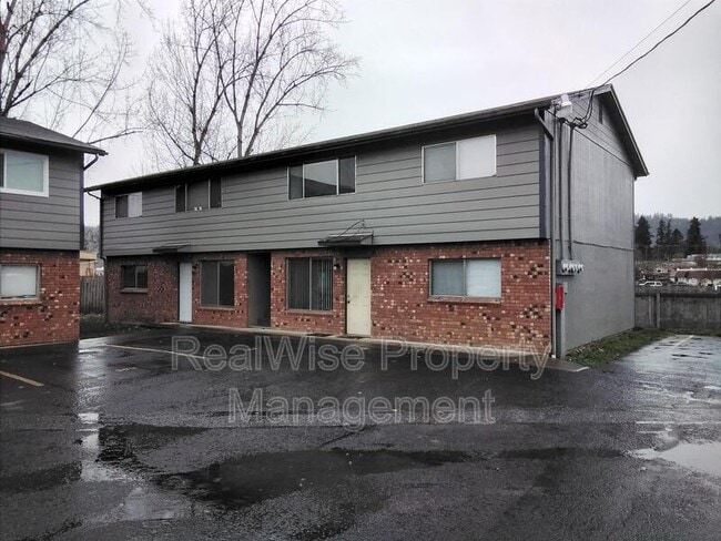 Primary Photo - 314 NW Tumlin Ave