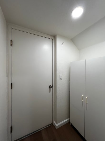 Building Photo - 229 Sunset Dr