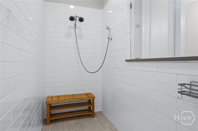 Building Photo - 241 Ridgewood Park Dr S