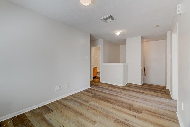 Building Photo - 13983 Maximos Dr