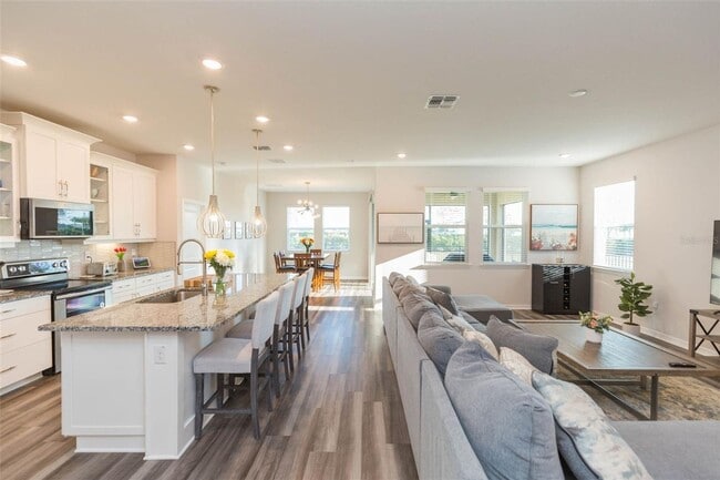 Building Photo - Semi-Furnished -
