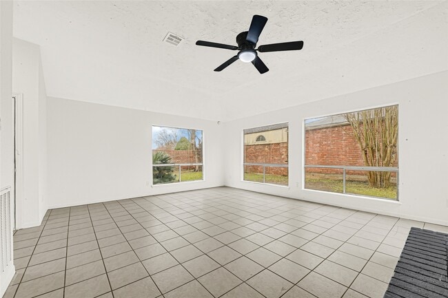 Building Photo - 13023 Lima Dr