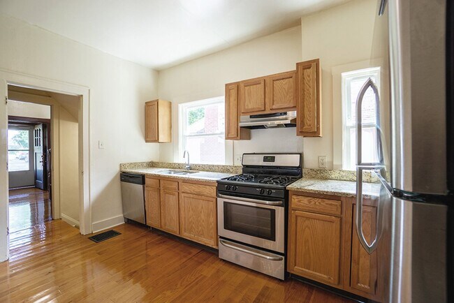 Building Photo - Charming Single Family Home In Residential...