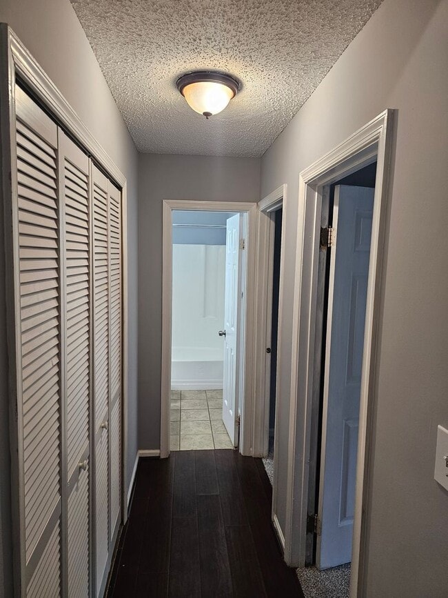 Building Photo - 1207 Haig Cir