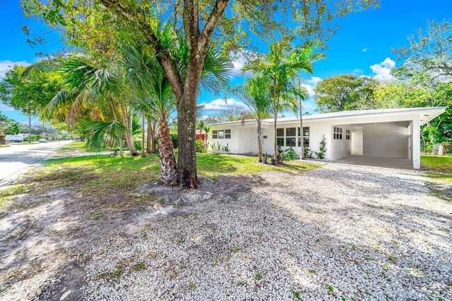 Primary Photo - 209 SW 18th Ave