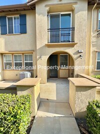 Building Photo - Great 3 bed 3 bath home