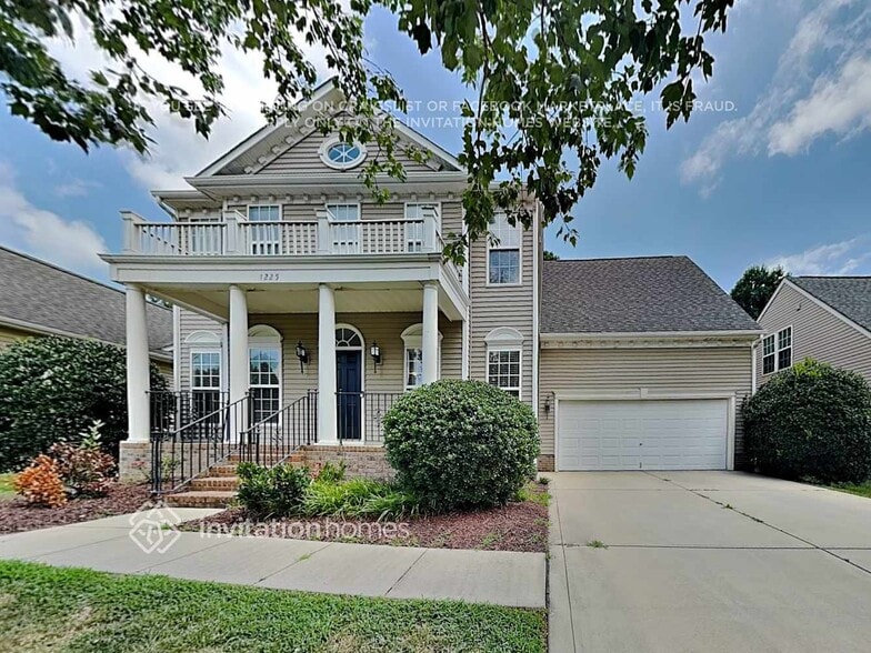 Primary Photo - 1225 Periwinkle Dr