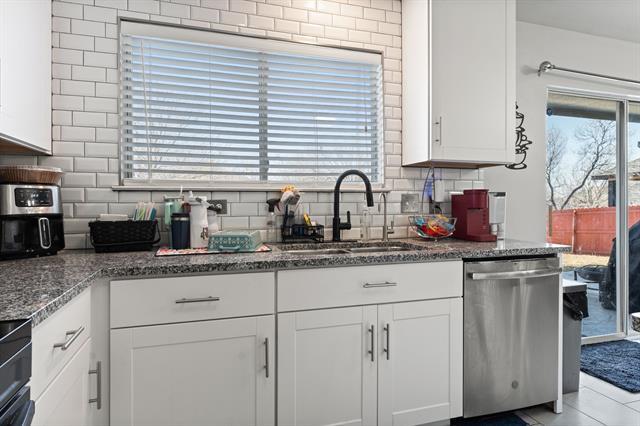 Building Photo - 10416 Winding Passage Way