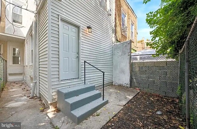 Building Photo - 1616 W Wingohocking St