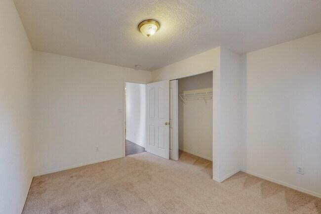 Building Photo - 6056 Malpais Park Ave NW
