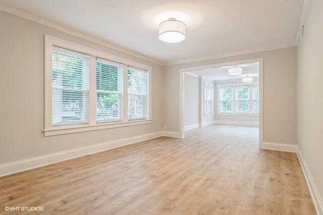 Building Photo - 3601 W Cullom Ave
