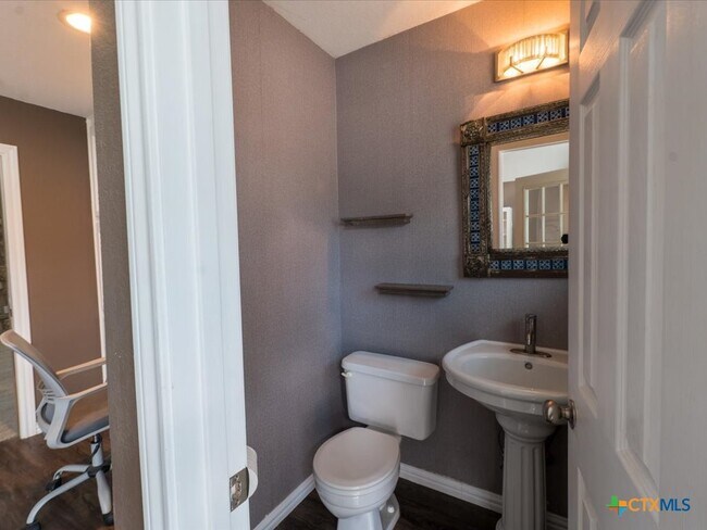 Building Photo - 300 Las Plumas Dr