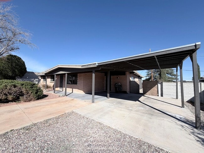 Building Photo - 3BR/2BA with Carport 1,958 sq.ft. rental in Sierra Vista, AZ