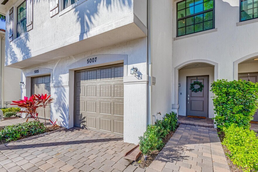 Building Photo - 5007 Woods Edge Cir