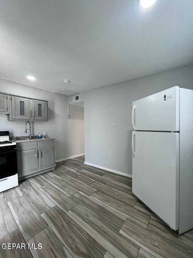 Building Photo - 10216 Celedon Cir