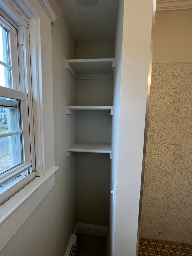 Building Photo - 41 Hillside Ave