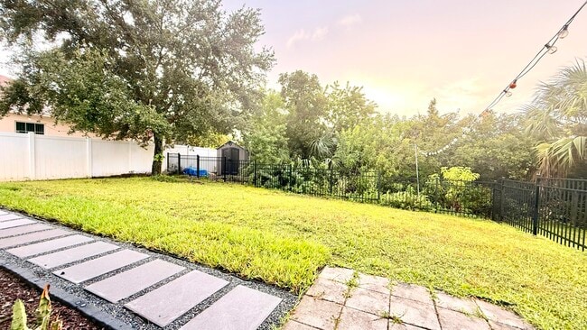 Building Photo - 1087 Osborne Ct