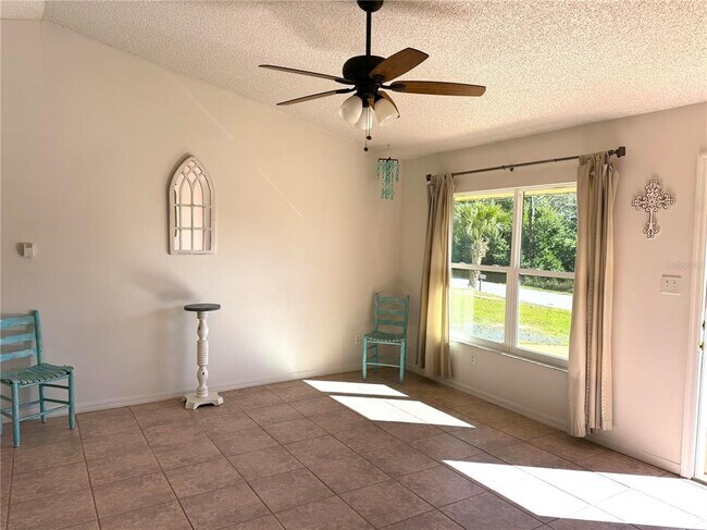 Building Photo - 222 Clara Vista St