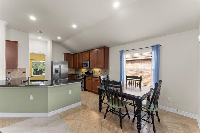 Building Photo - 28518 Lockeridge Farms Dr