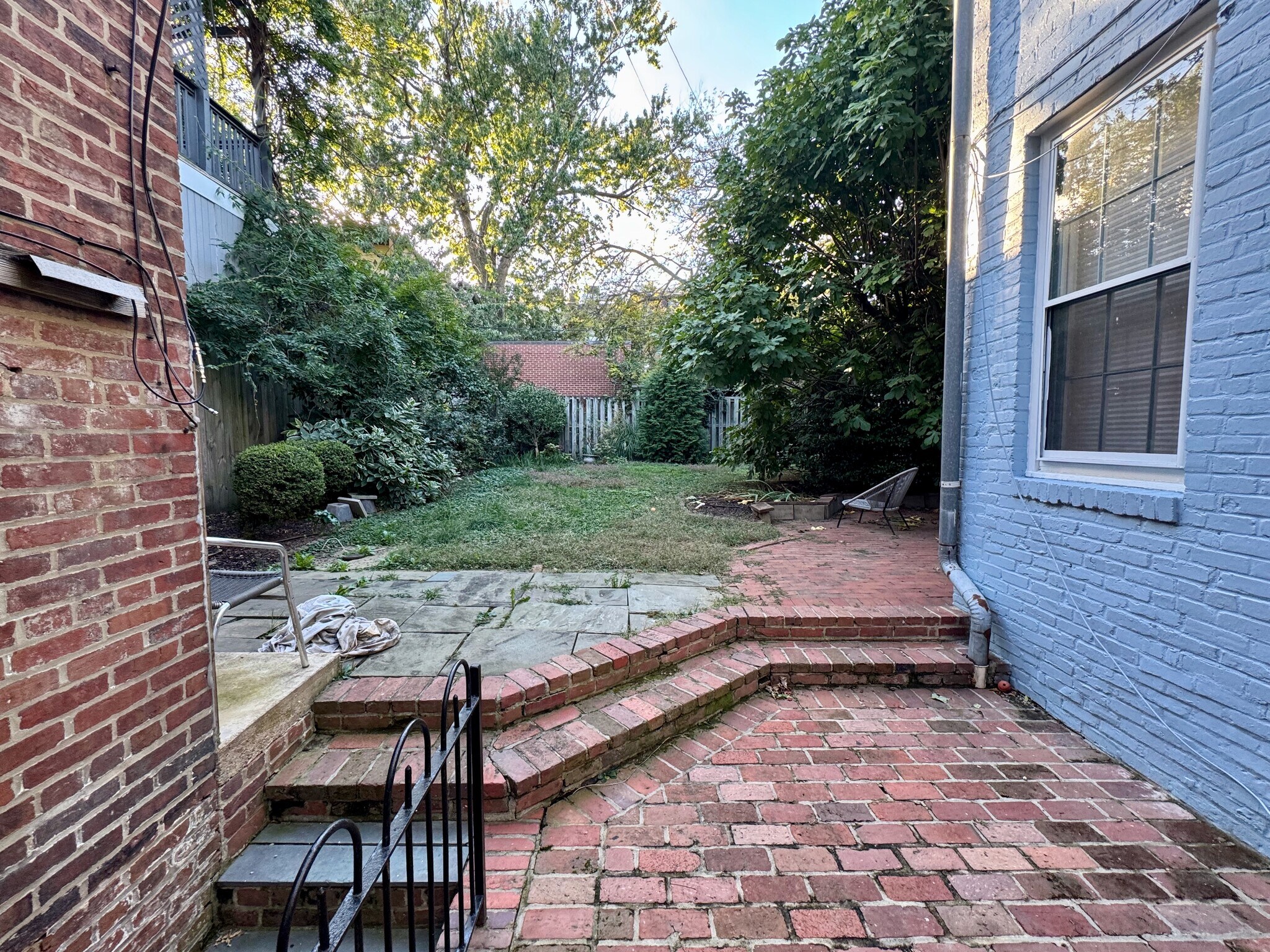 Building Photo - 215 5th St SE