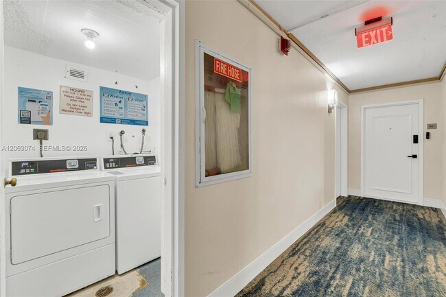 Building Photo - 18071 Biscayne Blvd