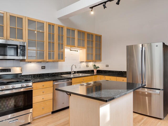 Building Photo - 2406 W Flournoy St