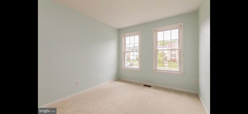 Building Photo - 10 Donagh Ct