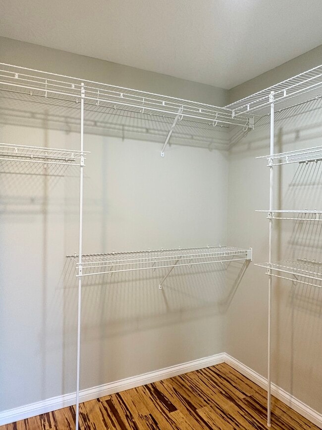 Building Photo - 968 Brookwood Dr