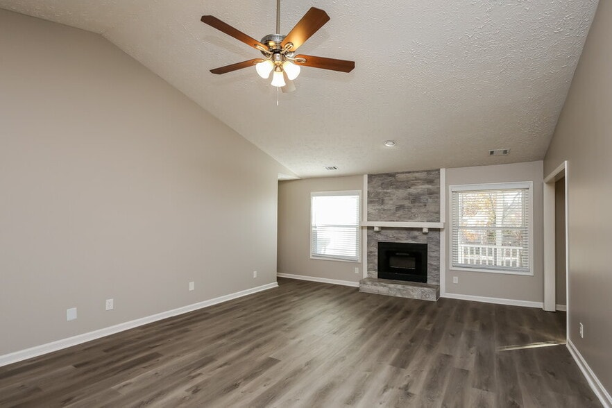 Building Photo - 923 River Rock Dr